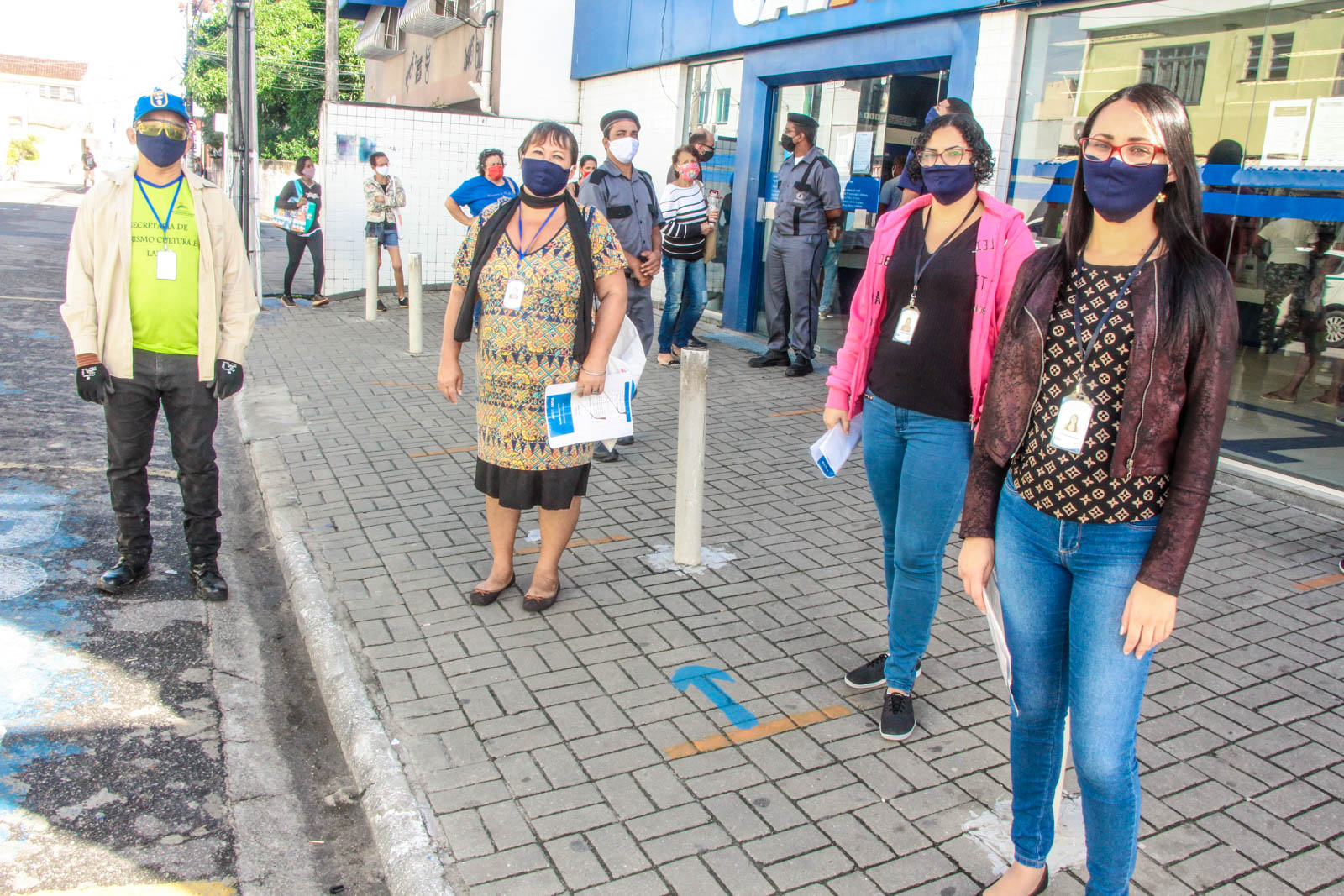 Servidores municipais de São Pedro da Aldeia organizam fila da Caixa Econômica Federal