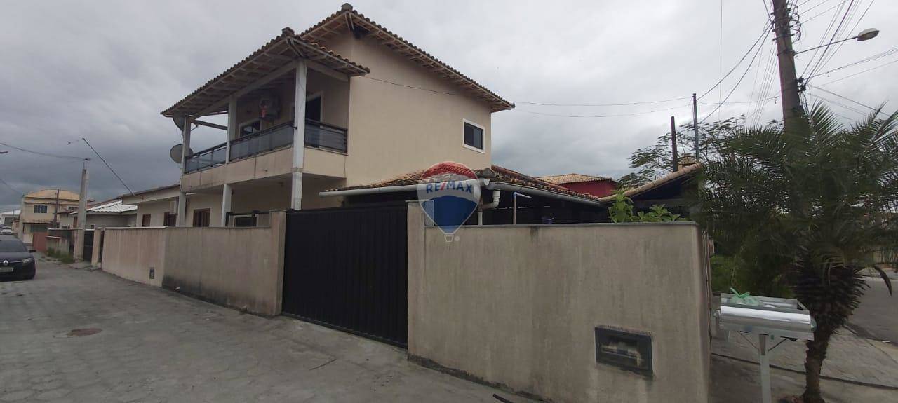 REMAX LAGUNA - Excelente casa Duplex dentro de condomínio em São Pedro da Aldeia/RJ