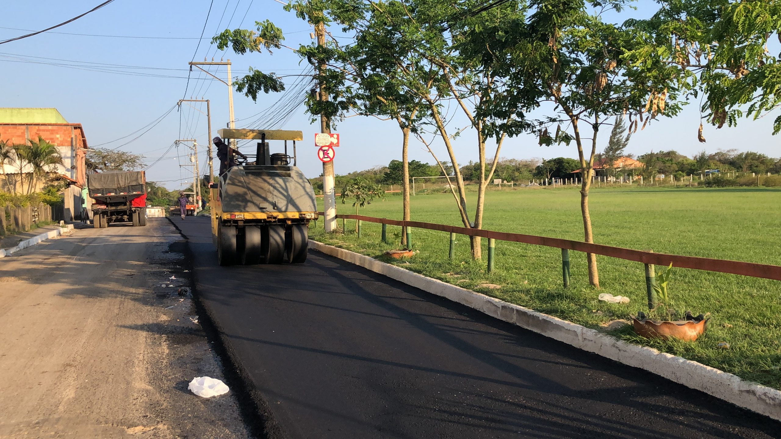 Estrada da Rua do Fogo ganha nova pavimentação
