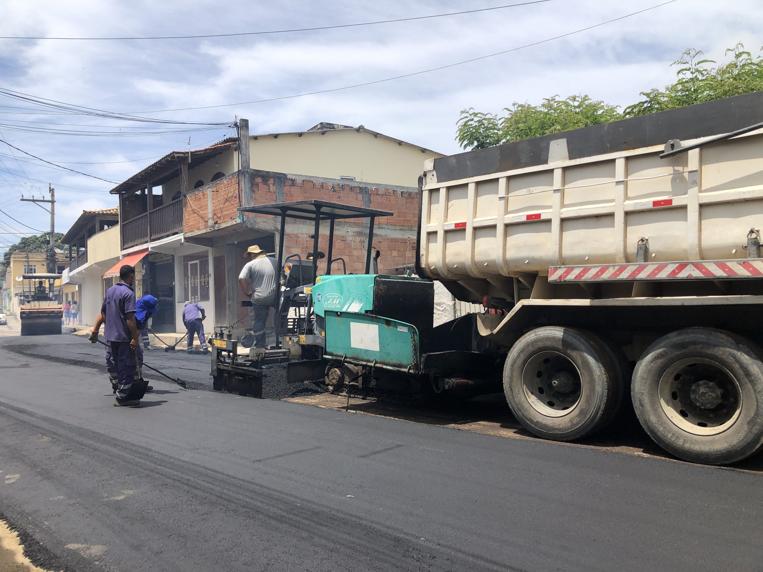 Moradores do bairro São João são beneficiados com asfalto