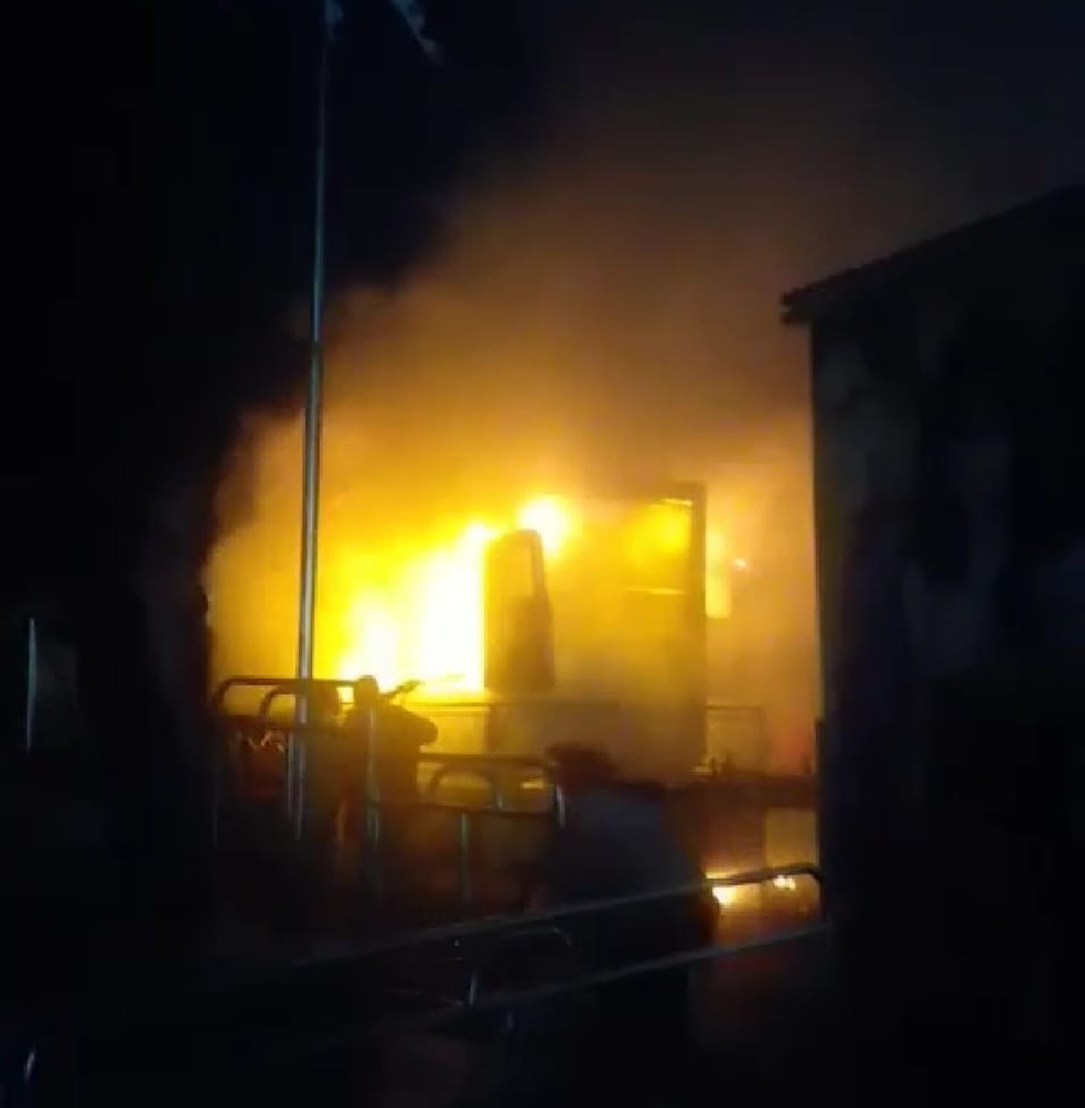 Incêndio atinge parque de diversões em Cabo Frio