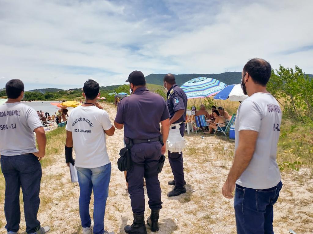 Ações de ordenamento na Praia da Salina são intensificadas em São Pedro da Aldeia