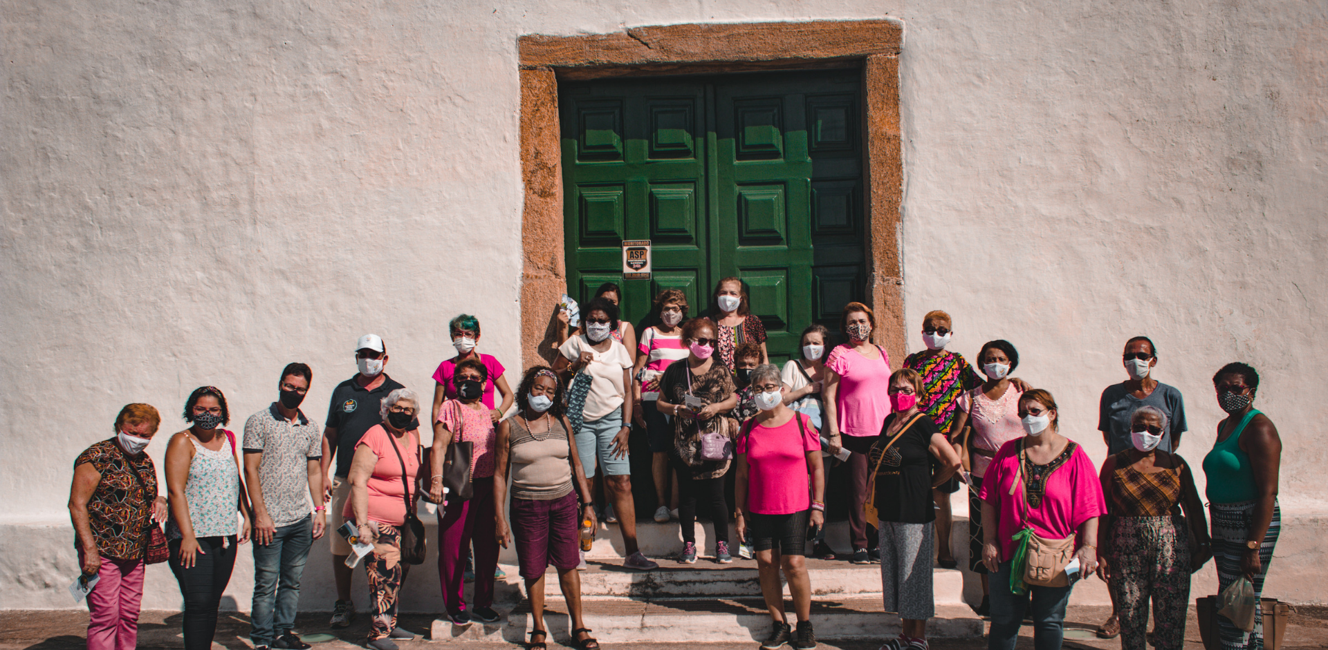 Visitantes da terceira idade conhecem atrativos turísticos de São Pedro da Aldeia em recepção especial