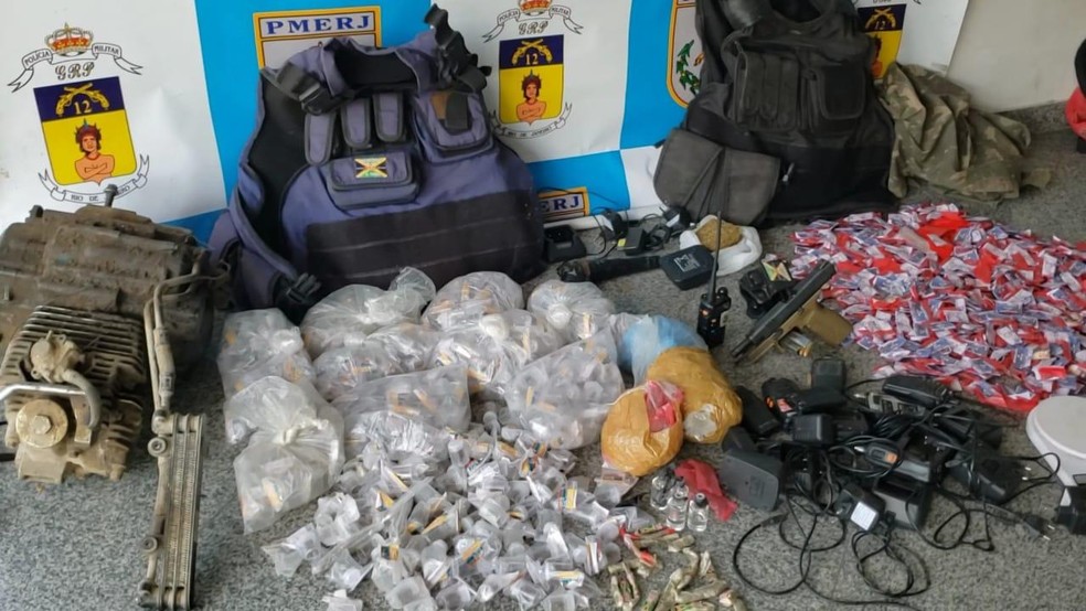 Cinco pessoas são presas em operação contra o tráfico de drogas em comunidades de Maricá