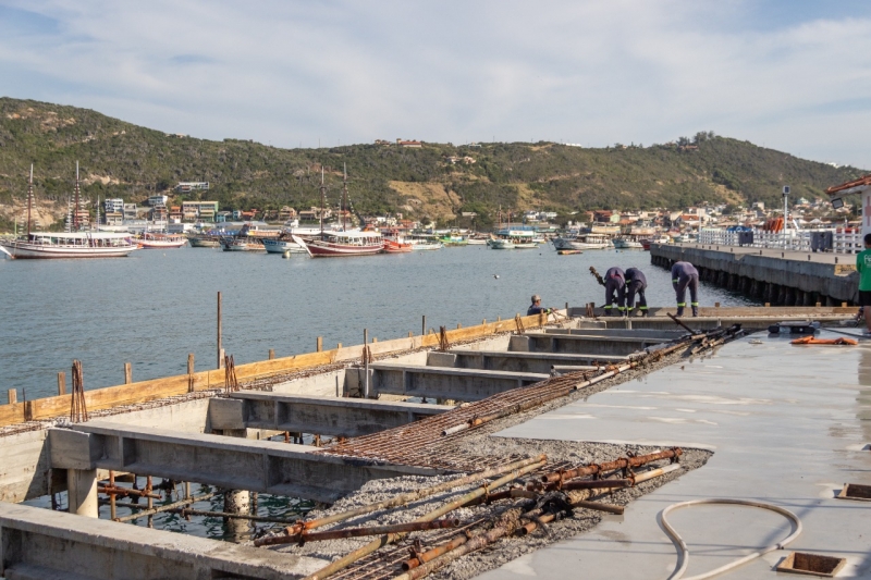 FIPAC - Obra de recuperação e estruturação do cais já chega a 80% em Arraial do Cabo