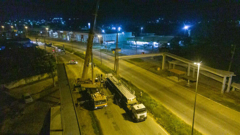 Nova passarela em São Pedro da Aldeia tem estrutura de travessia içada