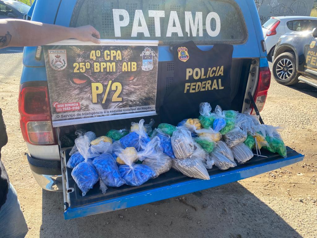 PM apreende Renault Sandero com carga de drogas em Praia Linda