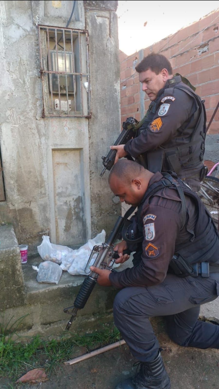 PM prende suspeito com drogas no bairro Colinas