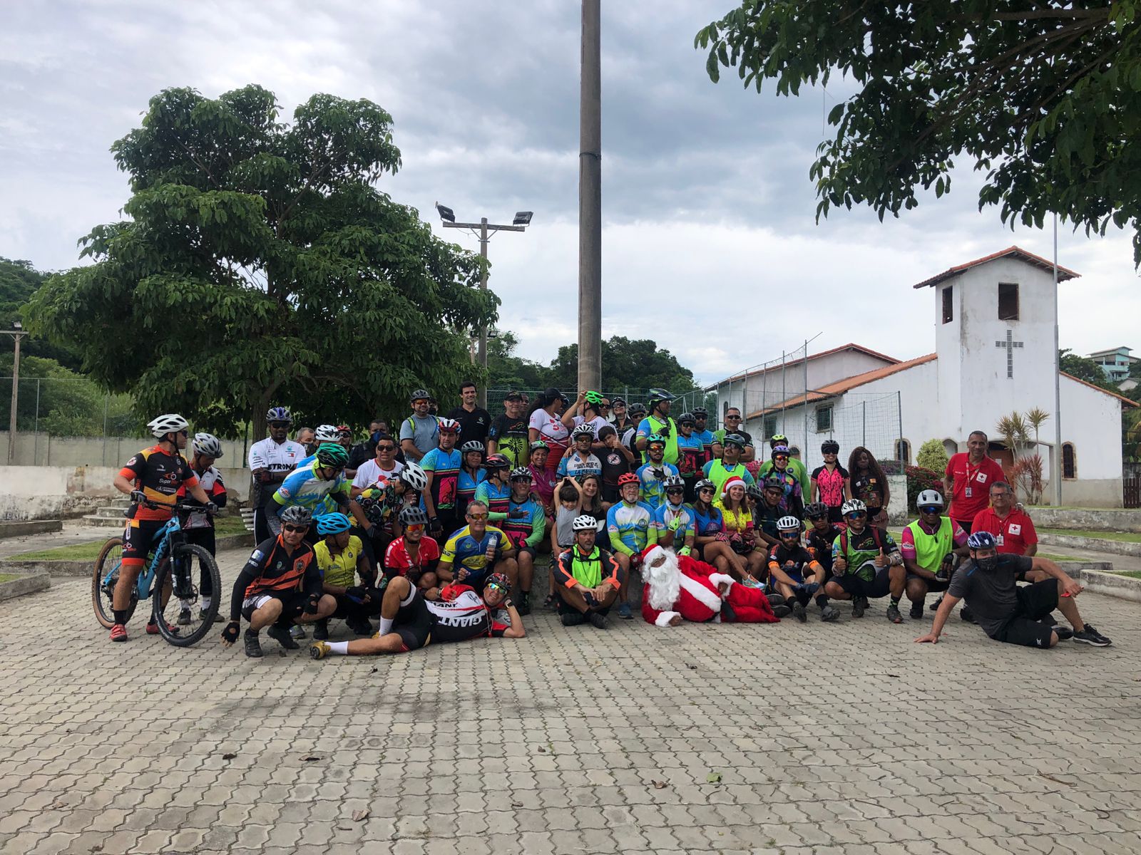 Eventos reuniram centenas de ciclistas na Praça Hermógenes Freire da Costa