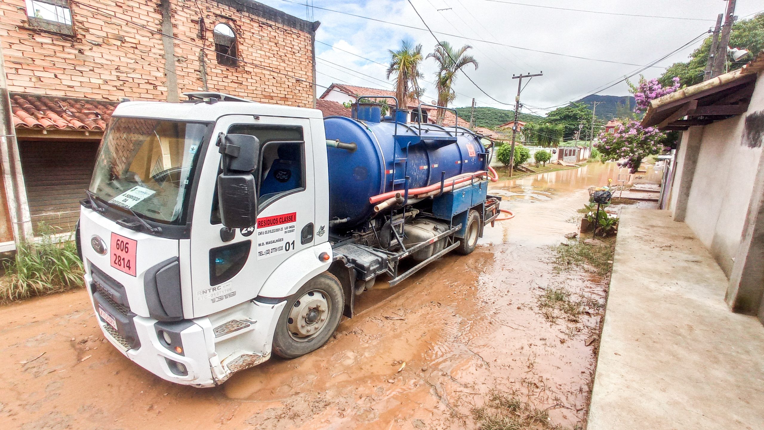 Prefeitura de São Pedro da Aldeia atua na limpeza urbana após fortes chuvas