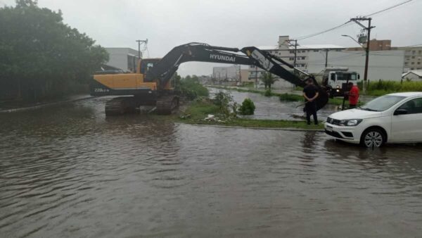 Prefeitura de São Pedro da Aldeia intensifica ações após fortes chuvas