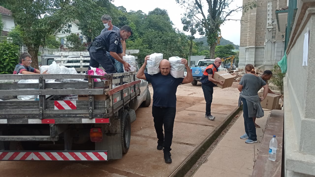 A solidariedade aldeense subiu a serra e chegou a Petrópolis