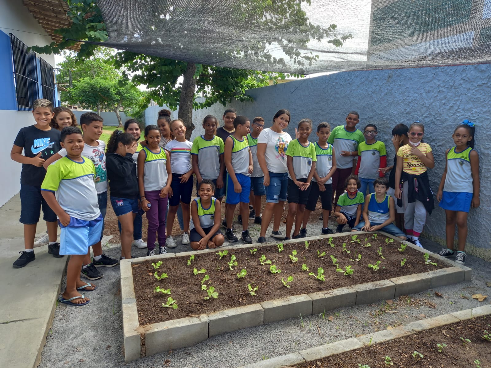Projeto da Secretaria de Agricultura leva horta agroecológica para escolas municipais de São Pedro da Aldeia