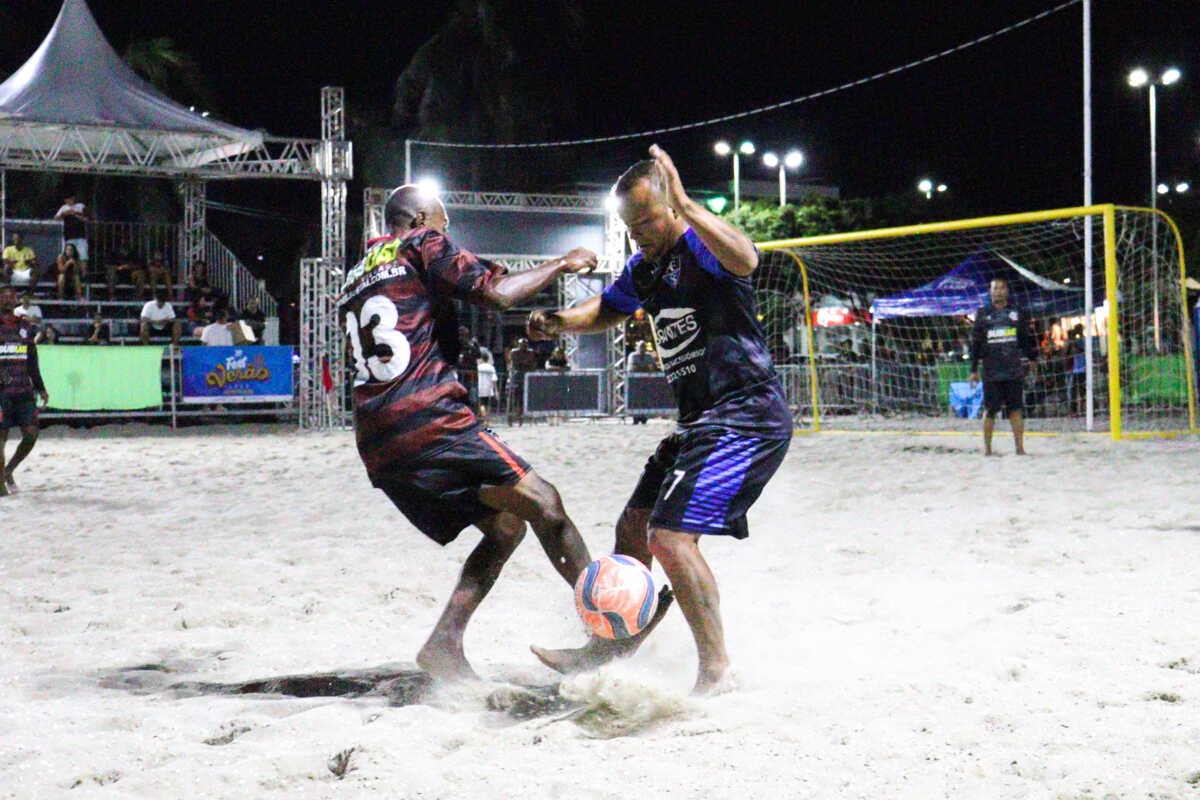 Jogaço e definição da semifinal dos veteranos no beach soccer marcam mais um dia do 38° Fest Verão