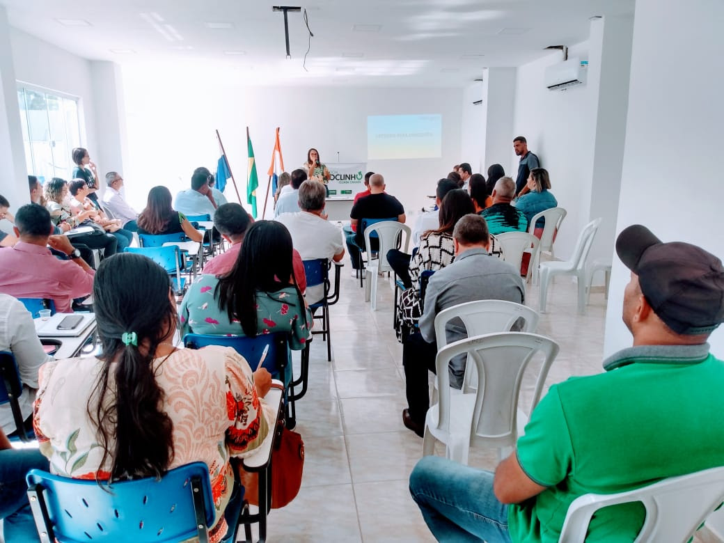 Moeda Caboclinho é apresentada aos secretários e vereadores de Iguaba Grande