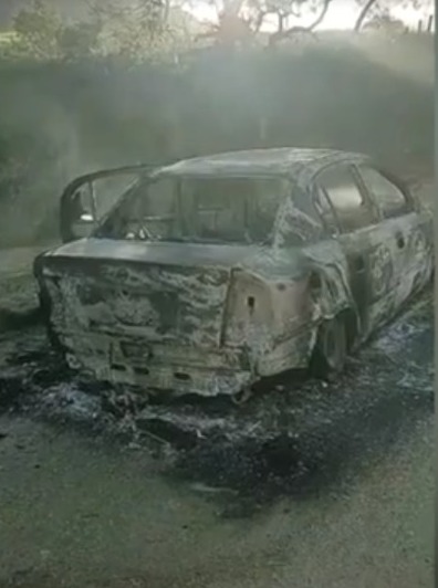 Corpo carbonizado é encontrado dentro de carro queimado em São Pedro da Aldeia