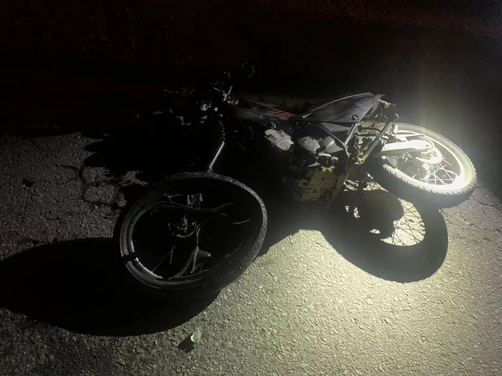 Motociclista de 19 anos morre em acidente na RJ-114