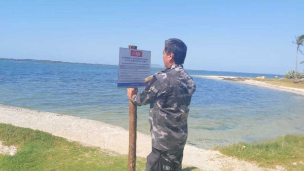 Secretaria de Meio Ambiente instala placas de alerta para o defeso da Lagoa de Araruama