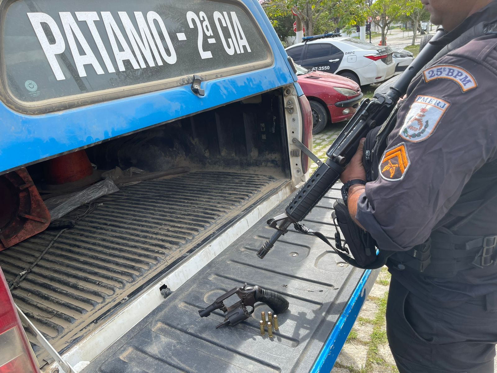PM apreende Revólver Cal 38 e 5 munições com homem em São Pedro da Aldeia