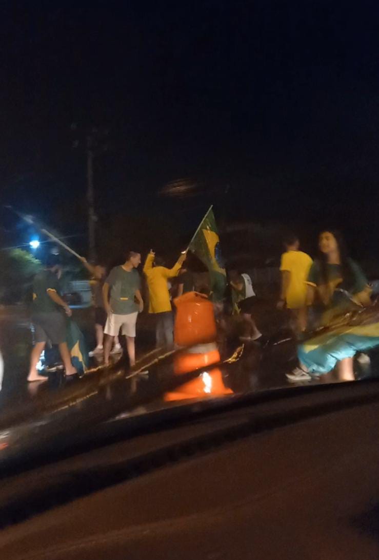 São Pedro da Aldeia tem bloqueio em estradas após resultado das eleições 2022