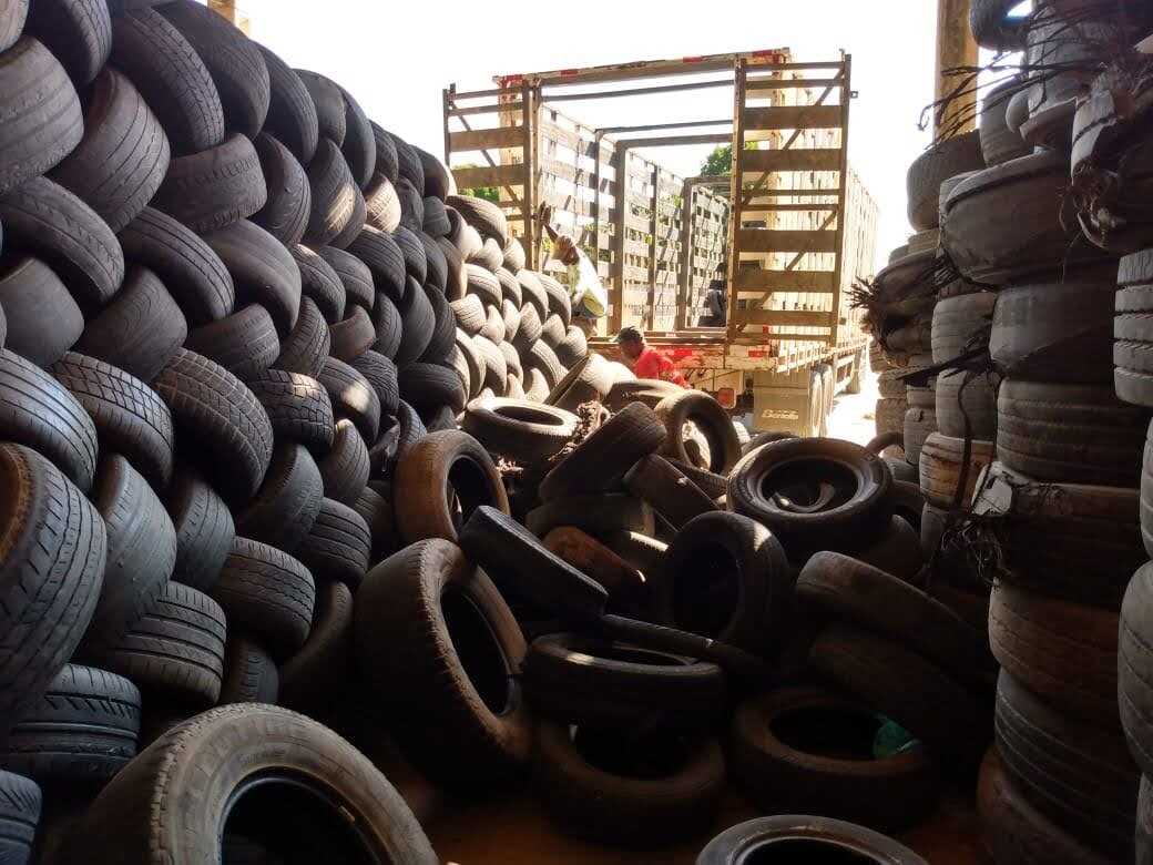 Secretaria de Meio Ambiente alerta para os riscos do descarte irregular de pneus em São Pedro da Aldeia