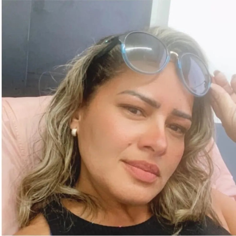 Mulher morre após levar 4 tiros em Cabo Frio; ex-companheiro é procurado pela polícia