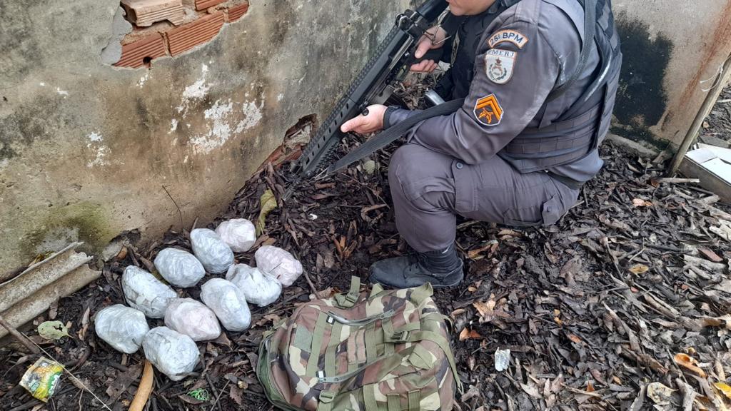 Polícia Militar realiza apreensão de grande quantidade de drogas em Cabo Frio