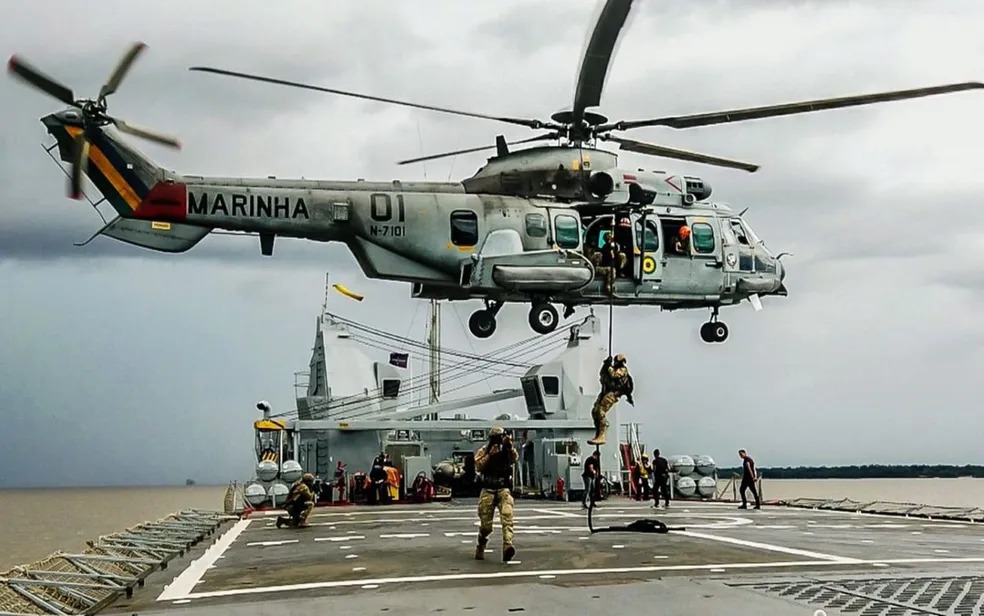 Dois militares morrem em acidente com helicóptero da Marinha em Formosa