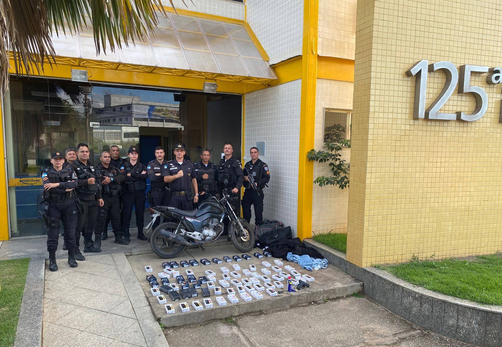 Polícia Militar recupera mais de R$ 90.000,00 em produtos após roubo a Lojas Americanas em São Pedro da Aldeia