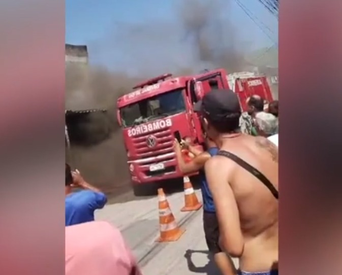 Restaurante é atingido por incêndio em São Pedro da Aldeia