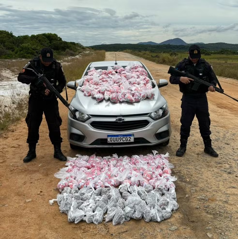Polícia Militar apreende mais de 11 mil pinos de cocaína em Maricá
