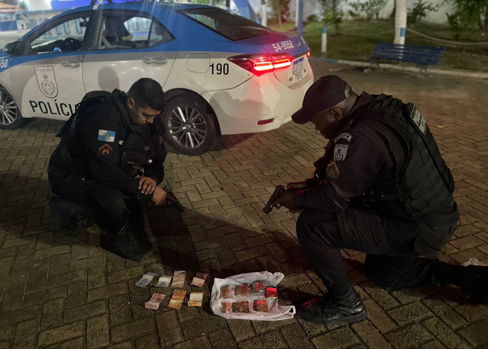 Polícia Militar apreende menor com drogas em São Cristóvão, Cabo Frio